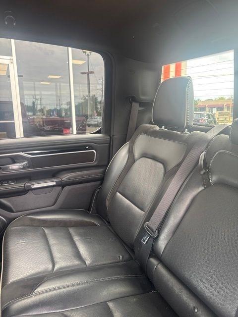 RAM 1500 Laramie 4x4 Crew Cab 5'7" Box 2021