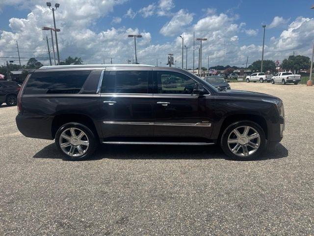Cadillac Escalade ESV 4WD 4dr Luxury 2018
