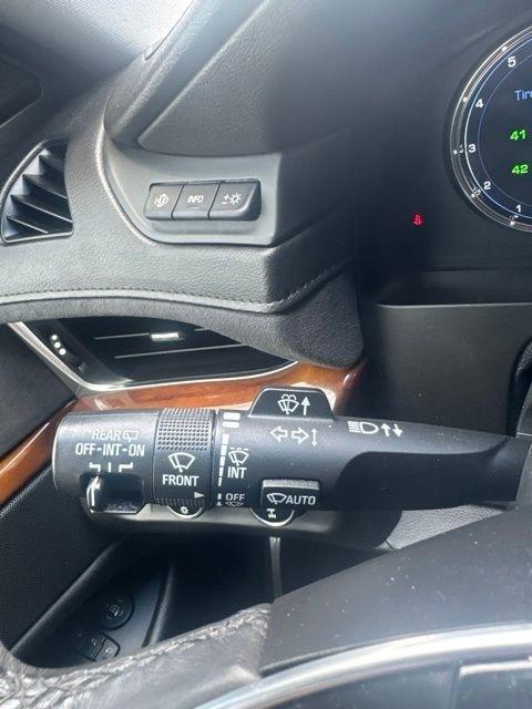 Cadillac Escalade ESV 4WD 4dr Luxury 2018
