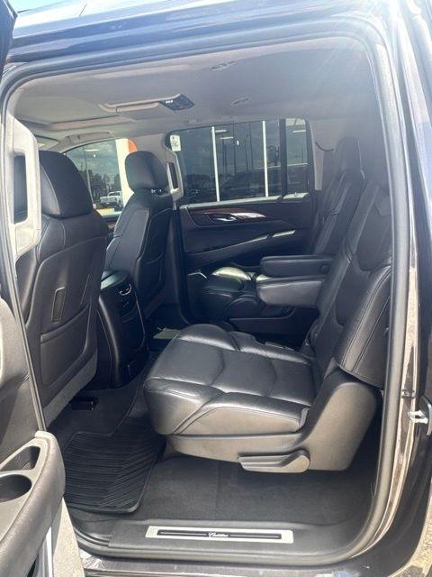 Cadillac Escalade ESV 4WD 4dr Luxury 2018