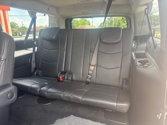 Cadillac Escalade ESV 4WD 4dr Luxury 2018