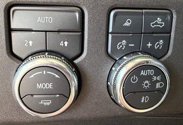 GMC Sierra 1500 4WD Crew Cab 147" SLT 2025
