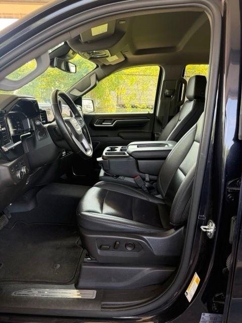 GMC Sierra 1500 4WD Crew Cab 147" SLT 2025