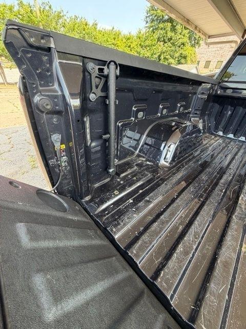 GMC Sierra 1500 4WD Crew Cab 147" SLT 2025