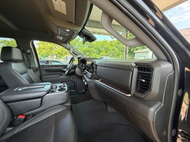GMC Sierra 1500 4WD Crew Cab 147" SLT 2025