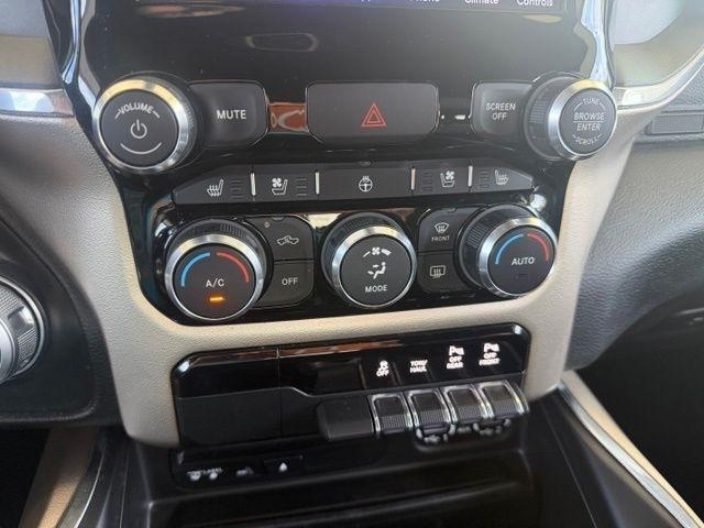 RAM 1500 Laramie 4x2 Crew Cab 5'7" Box 2019