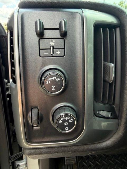 Chevrolet Silverado 1500 4WD Crew Cab 143.5" LT w/2LT 2017