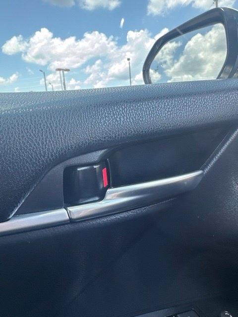 Toyota Camry LE Auto (Natl) 2019