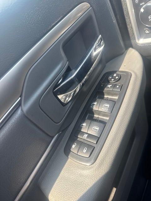 RAM 1500 Classic Big Horn 4x4 Crew Cab 6'4" Box 2019