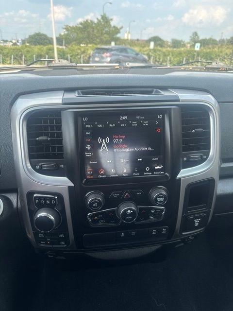 RAM 1500 Classic Big Horn 4x4 Crew Cab 6'4" Box 2019