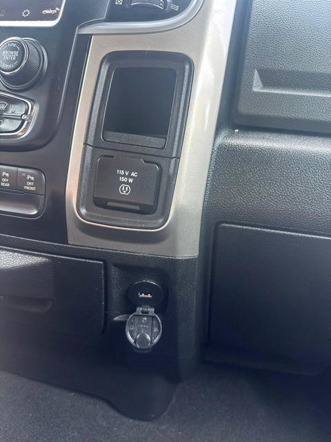 RAM 1500 Classic Big Horn 4x4 Crew Cab 6'4" Box 2019