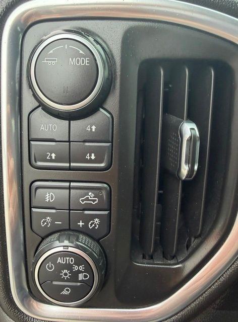 Chevrolet Silverado 1500 4WD Crew Cab 147" LT Trail Boss 2020