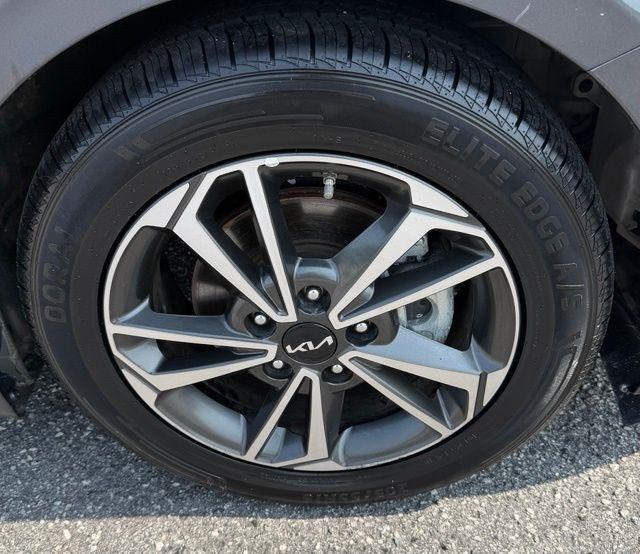 Kia Forte LXS IVT 2024