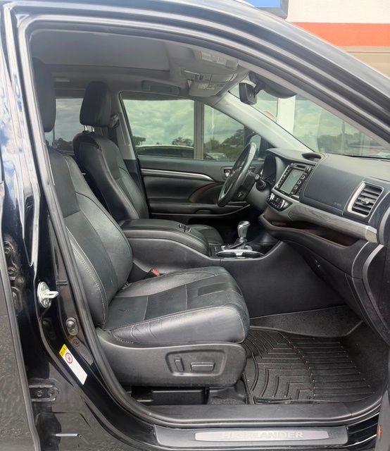 Toyota Highlander Limited V6 FWD (Natl) 2019