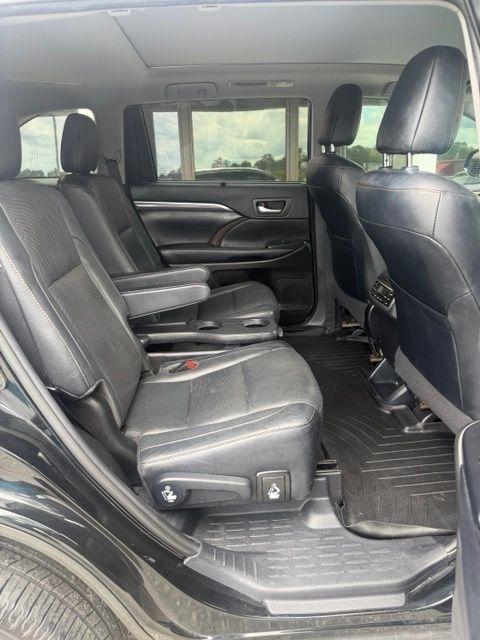 Toyota Highlander Limited V6 FWD (Natl) 2019