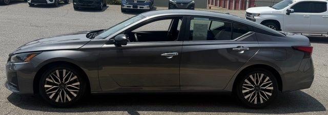 Nissan Altima 2.5 SV Sedan 2024