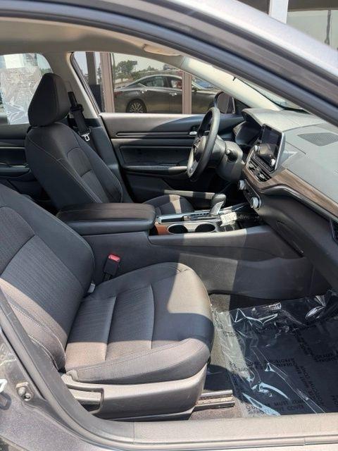 Nissan Altima 2.5 SV Sedan 2024