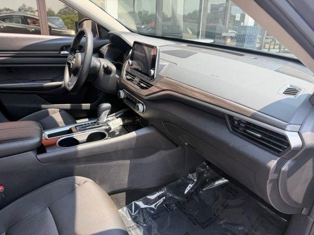 Nissan Altima 2.5 SV Sedan 2024