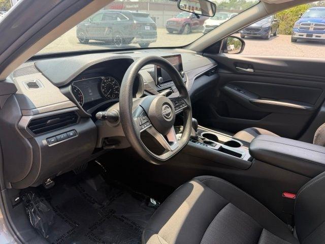 Nissan Altima 2.5 SV Sedan 2024