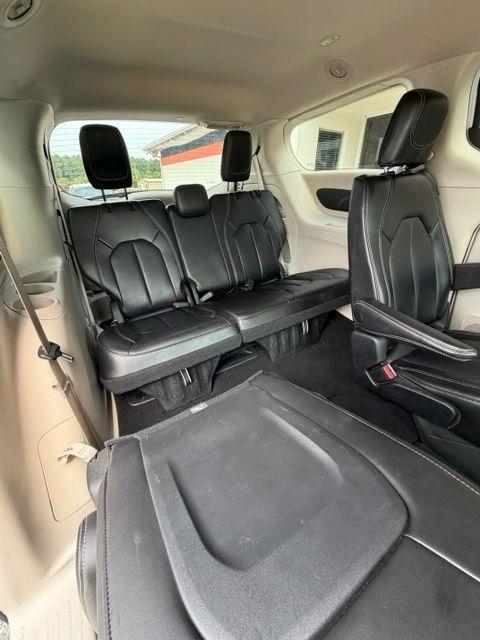 Chrysler Pacifica Touring L FWD 2023