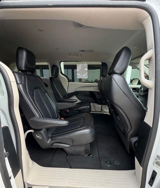 Chrysler Pacifica Touring L FWD 2023