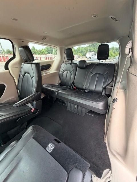 Chrysler Pacifica Touring L FWD 2023