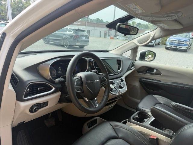 Chrysler Pacifica Touring L FWD 2023