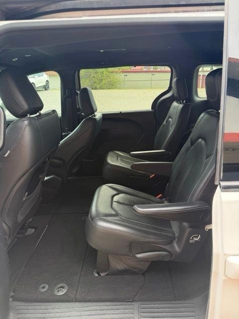Chrysler Pacifica Touring L FWD 2019