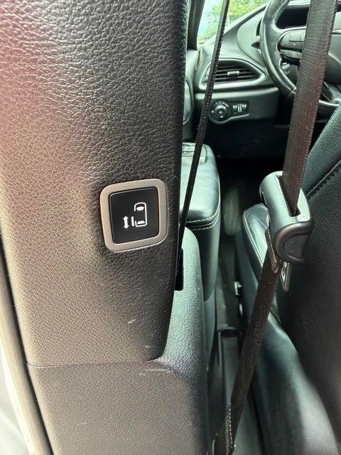 Chrysler Pacifica Touring L FWD 2019