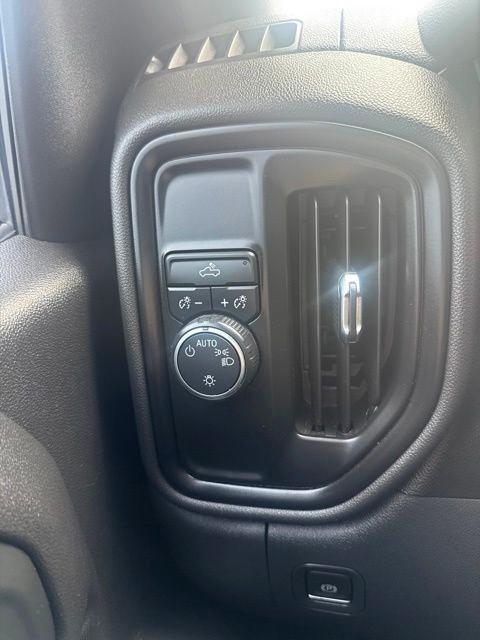 Chevrolet Silverado 1500 2WD Crew Cab 147" Custom 2020