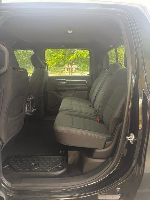RAM 1500 Big Horn 4x2 Crew Cab 5'7" Box 2022
