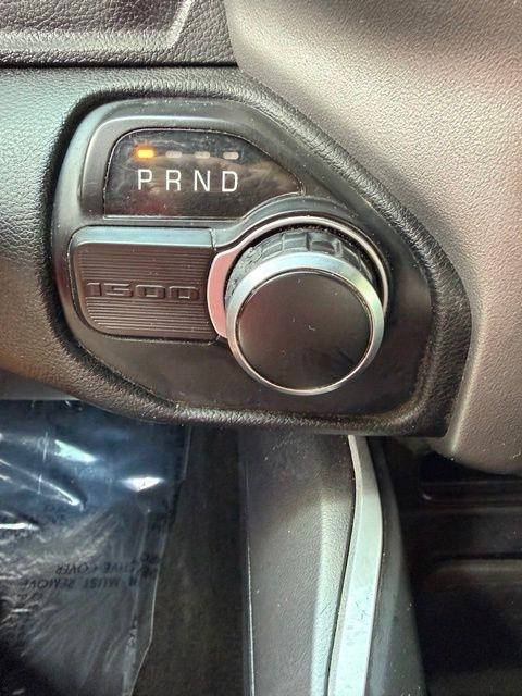 RAM 1500 Big Horn 4x2 Crew Cab 5'7" Box 2022