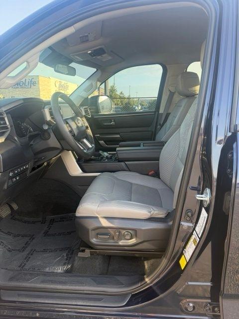 Toyota Tundra 4WD SR5 CrewMax 5.5' Bed (Natl) 2024