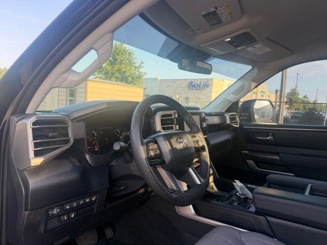 Toyota Tundra 4WD SR5 CrewMax 5.5' Bed (Natl) 2024