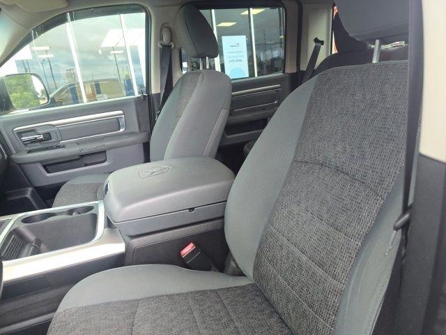 RAM 1500 2WD Crew Cab 140.5" Big Horn 2016