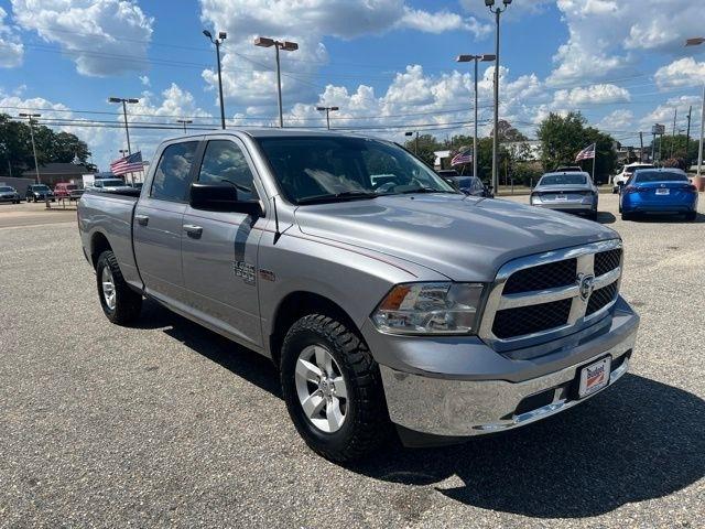 RAM 1500 Classic SLT 4x4 Crew Cab 6'4" Box 2019