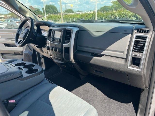 RAM 1500 Classic SLT 4x4 Crew Cab 6'4" Box 2019