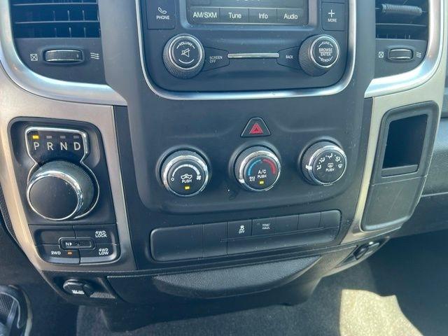 RAM 1500 Classic SLT 4x4 Crew Cab 6'4" Box 2019