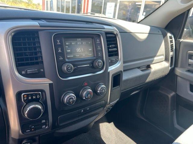 RAM 1500 Classic SLT 4x4 Crew Cab 6'4" Box 2019