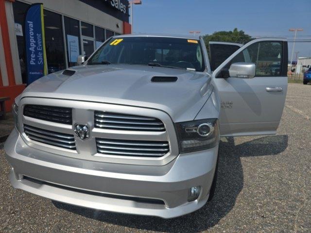 RAM 1500 Sport 4x2 Crew Cab 6'4" Box 2017