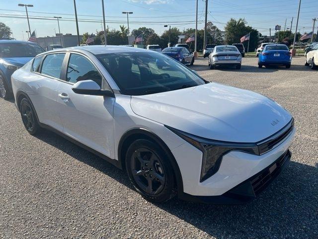 Kia K4 LXS FWD 2025