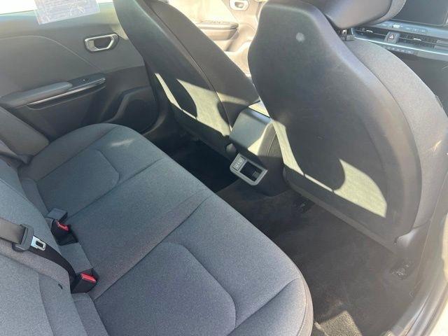 Kia K4 LXS FWD 2025