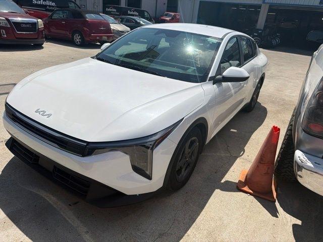Kia K4 LXS FWD 2025
