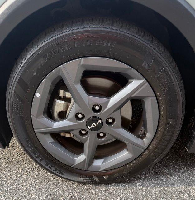 Kia K4 LXS FWD 2025