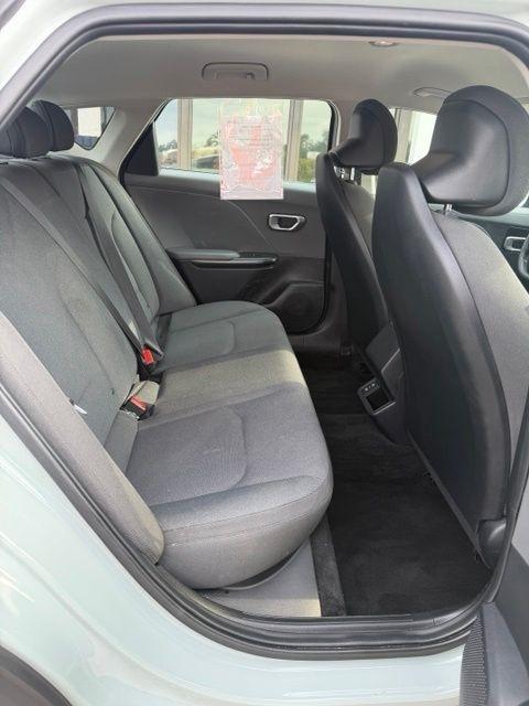 Kia K4 LXS FWD 2025