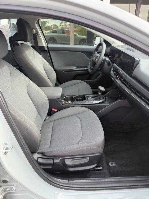 Kia K4 LXS FWD 2025