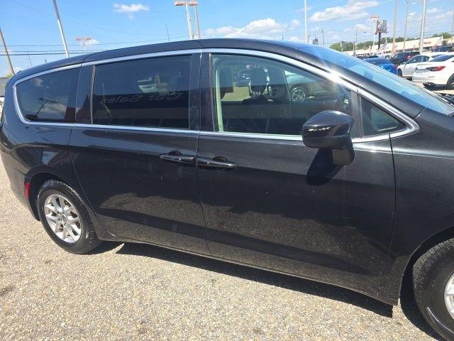 Chrysler Voyager LX FWD 2023