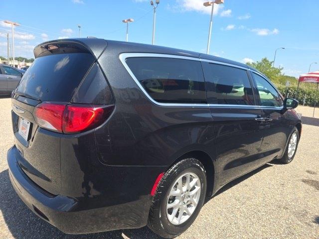 Chrysler Voyager LX FWD 2023