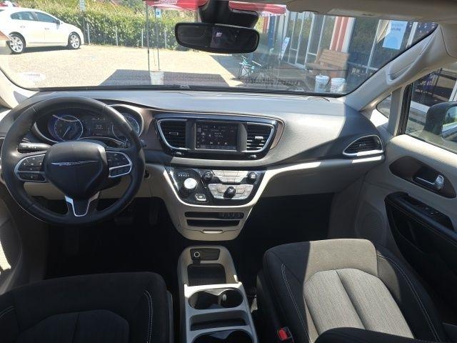 Chrysler Voyager LX FWD 2023
