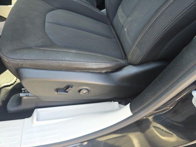 Chrysler Voyager LX FWD 2023